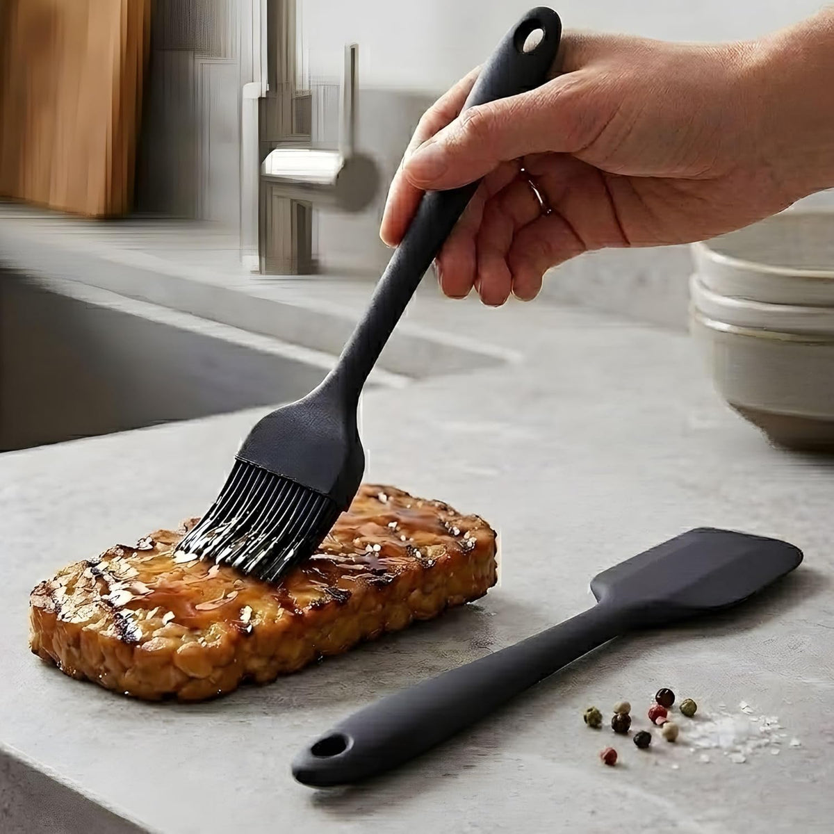 Hian Heat Resistant Silicone Spatula (27.5cm) & Basting Brush (26cm) Set, Non-Stick Food Grade Kitchen Tools for Cooking, Baking, BBQ, Durable, Flexible, Easy to Clean, Black (Set of 2)