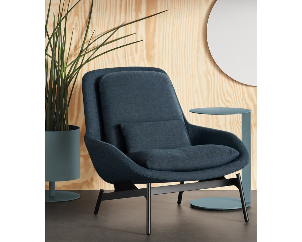 Field Lounge Chair